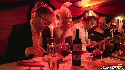 Cewek seksi gadis seksi dengan tubuh yang sempurna vidio sex lesbi indonesia memberikan seorang pria